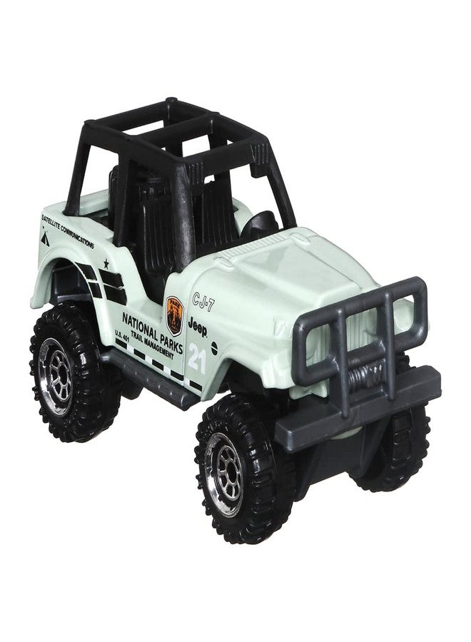 ماتش بوكس مجموعة ألعاب سيارات ماتشبوكس هيتش آند هول المصبوبة - مغامرة الدب في القارب ~ مجموعة من 6 قطع ~ سيارة CJ7 ~ تتضمن مقطورة مع قارب، ومتنزه، ودب، وذئب، ولوحة بداية المسار - Image 2